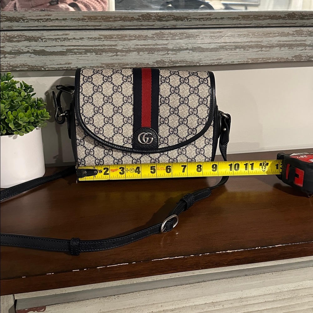 Gucci monogram crossbody - Picture 12 of 14